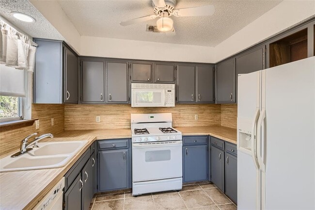 Building Photo - 7304 Loganberry Dr