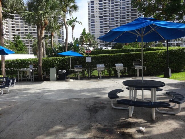 Building Photo - 600 Three Islands Boulevard