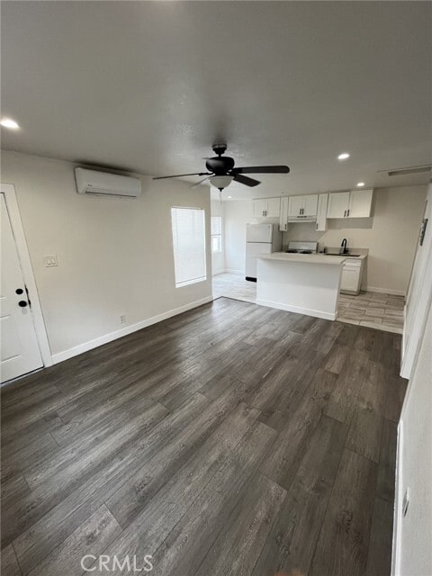 Building Photo - 4518 Normandie Ave