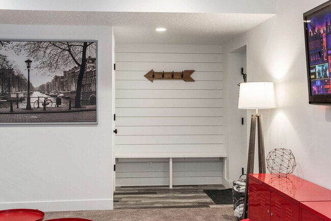 Building Photo - 2273 N Elderberry Dr