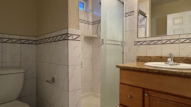 Building Photo - 960 Branham Ln