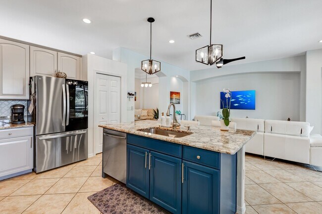 Building Photo - ** REFLECTION LAKES ** 4 BED / 2 BATH - PO...