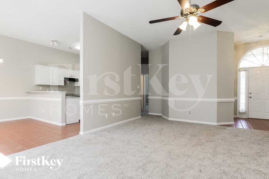 Building Photo - 6223 Rosebriar Ln
