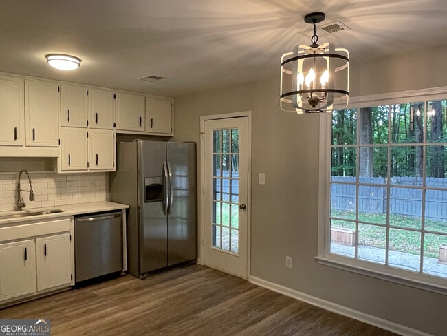 Building Photo - 407 Deergrass Trail