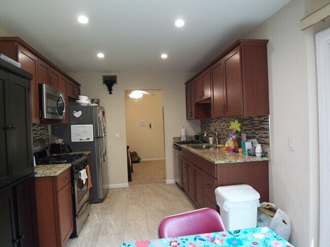 Building Photo - 288 Pembridge Ln