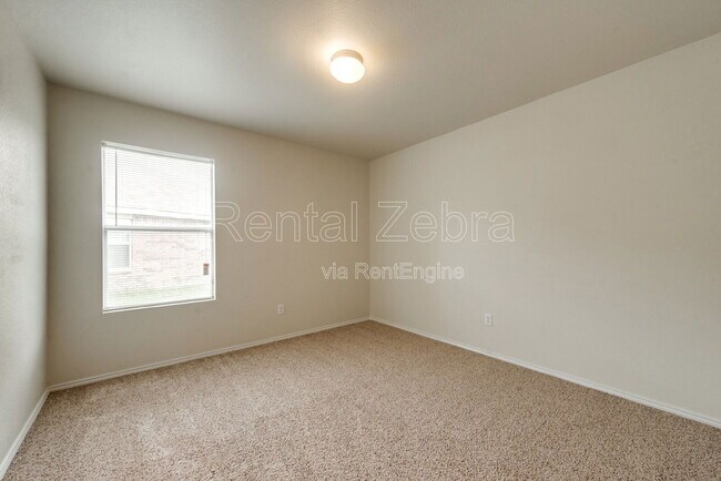 Building Photo - 1309 Hazelnut Dr