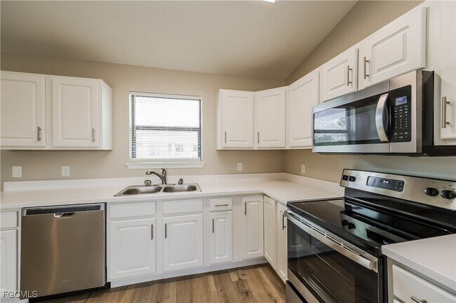 Building Photo - 2910 36th St SW