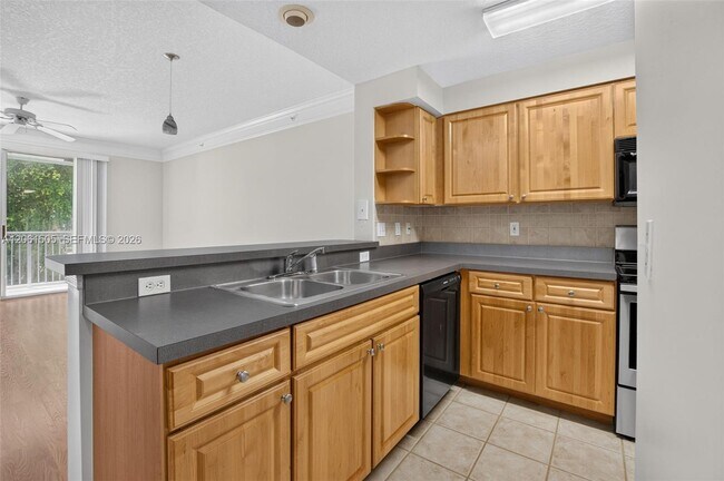 Building Photo - 2024 Alta Meadows Ln