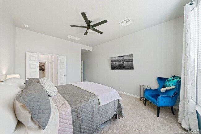 Building Photo - 4 Bedroom/3 Bath Ventana Subdivision