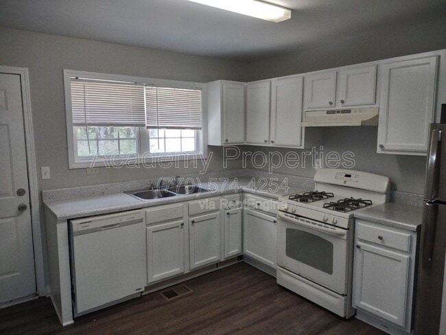 Building Photo - 130 Meadowbrook Ct