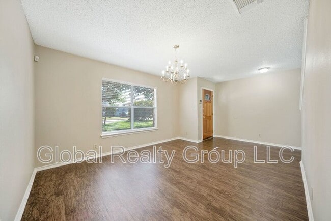 Building Photo - 1117 Stone Hollow