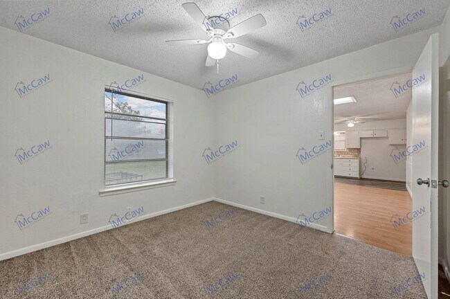 Building Photo - 3532 Hilton Dr
