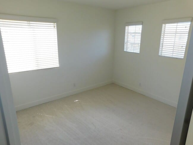 Building Photo - Beautiful 3 BD + Loft 2.5 BA Two Story SFR, close to The Marketplace!