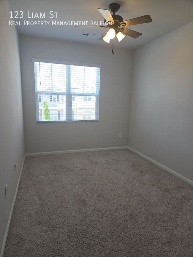 Building Photo - 123 Liam St