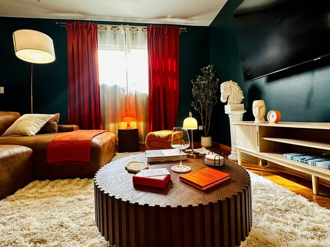 Building Photo - 1418 N Talman Ave