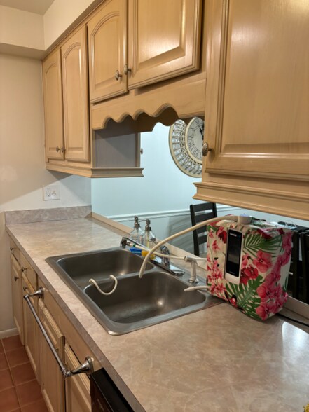 Building Photo - 484 Timber Ridge Dr