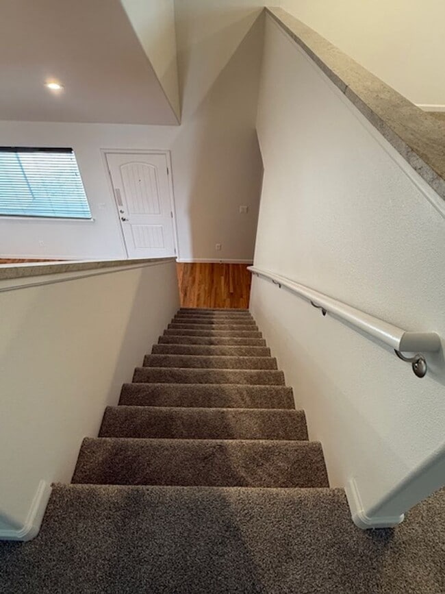 Building Photo - Fully Upgraded Executive Home For Lease