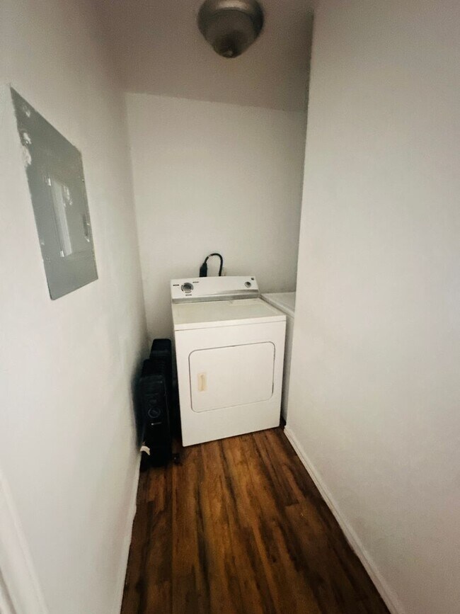 Building Photo - 2 bed 1 bath in Copperas Cove $750 a month