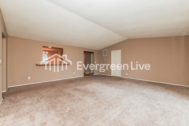 Building Photo - 4724 Stonehedge St