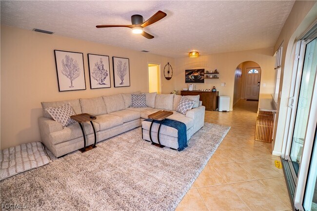 Building Photo - 3510 SE 19th Pl