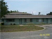 Building Photo - 590 Florosa Ct
