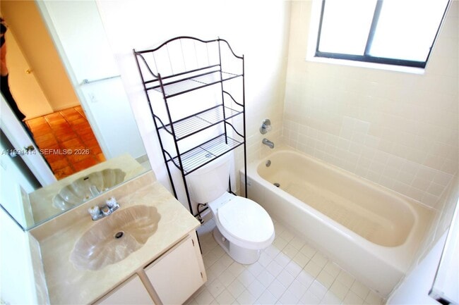 Building Photo - 1221 SW 124th Ct