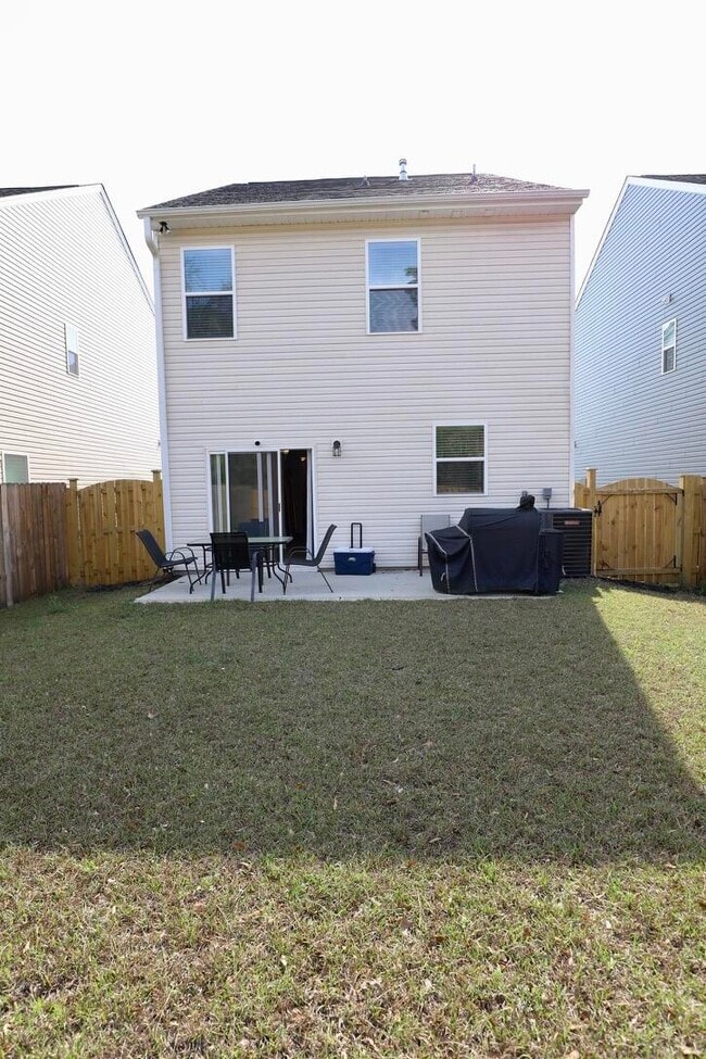 Building Photo - 1049 Crescent Moon Lp