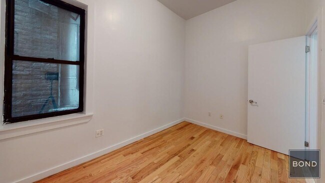 Building Photo - 1502 First Avenue