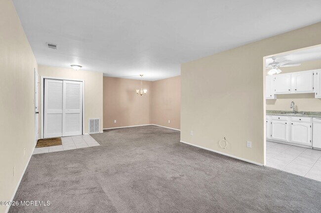Building Photo - 366 Sequoia Ct