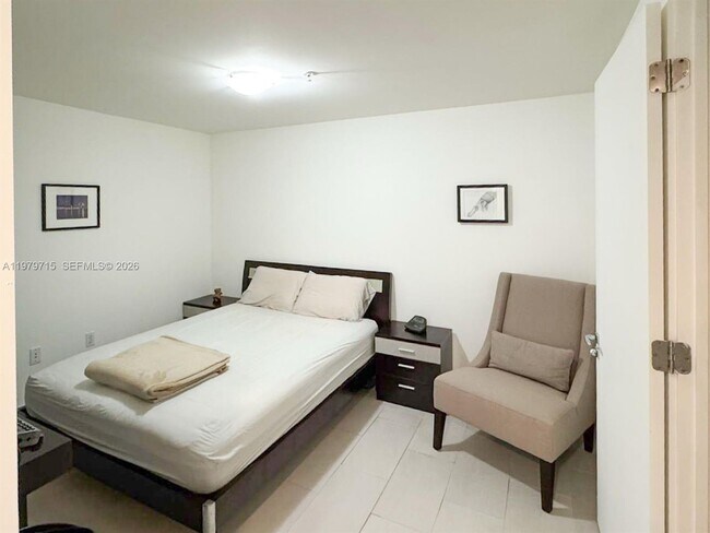 Building Photo - 720 NE 62nd St