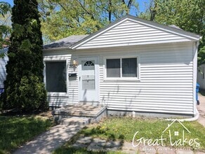 Building Photo - Stunning 2 Bedroom 1 Bathroom now availabl...