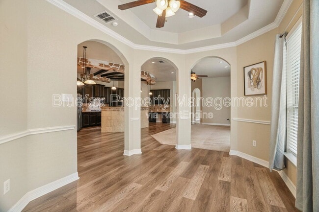 Building Photo - 11326 Begonia rock
