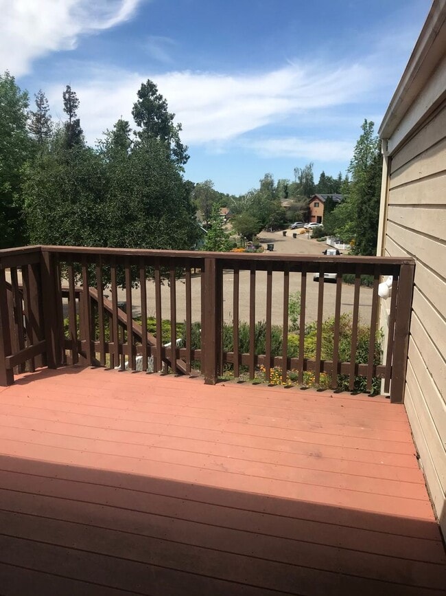 Building Photo - Sutter Creek Duplex