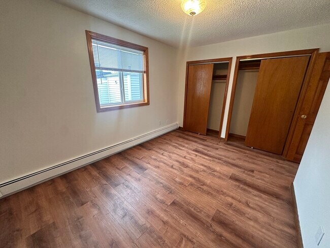 Building Photo - 253 Elm St