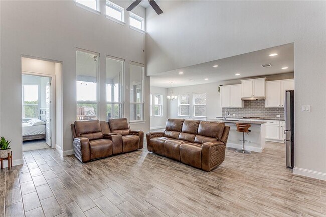 Building Photo - 2408 Indian Clover Trl