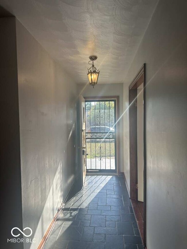 Building Photo - 8240 Burn Ct