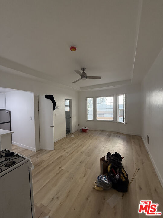 Building Photo - 821 S Wilton Pl