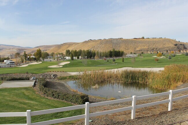 Building Photo - 23548 Sunserra Loop NW