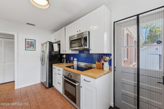 Building Photo - 1650 Parrish Pl