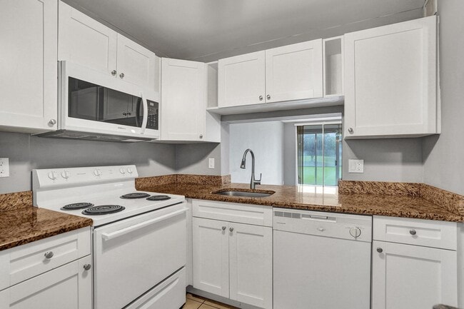 Building Photo - 9460 Poinciana Pl