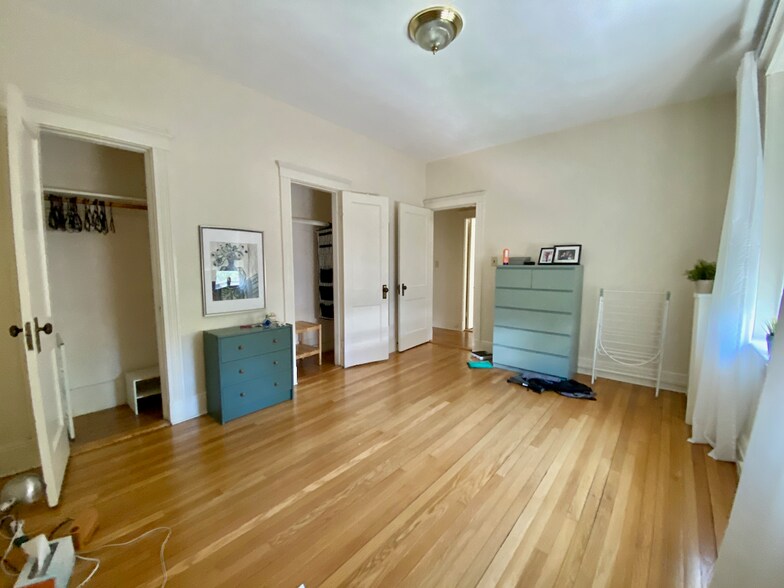 Primary Photo - 18 Alton Pl