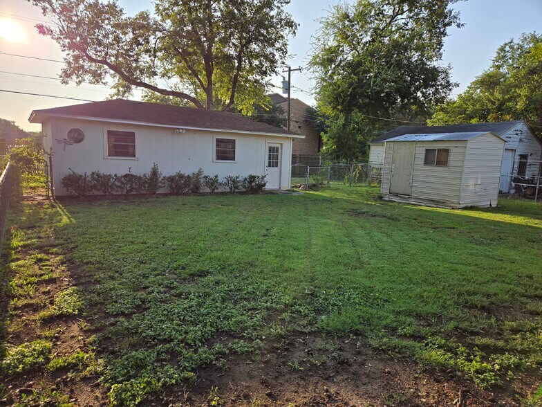 Building Photo - 10922 Myrtice Dr