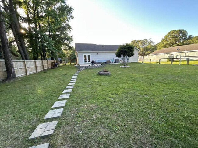 Building Photo - 1208 Ragin St