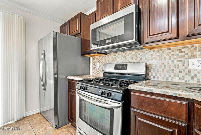 Building Photo - 6340 Modesta St