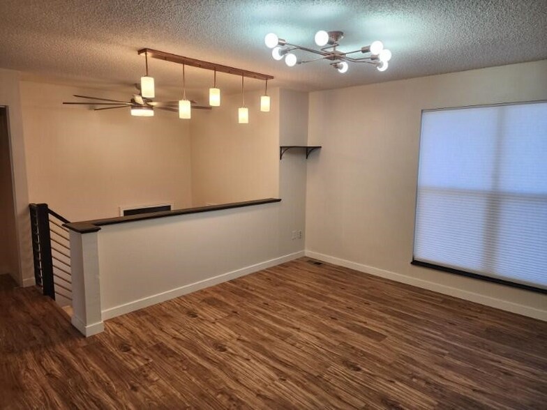 Building Photo - 2922 Dickens Dr