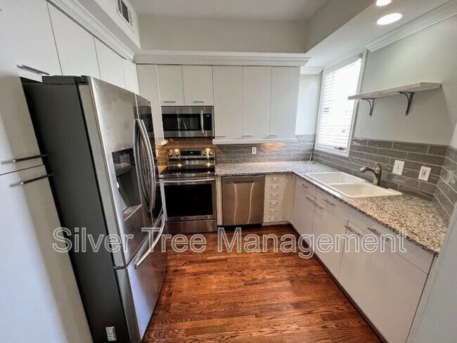 Building Photo - 4040 Avondale Ave