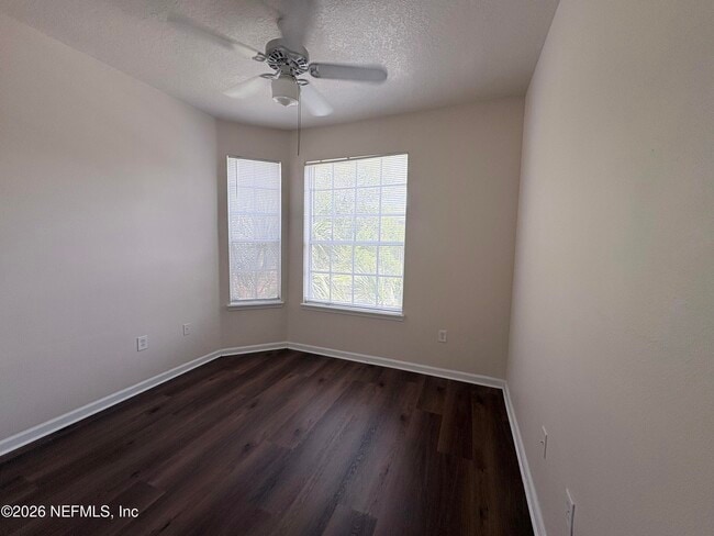 Building Photo - 10550 Baymeadows Rd