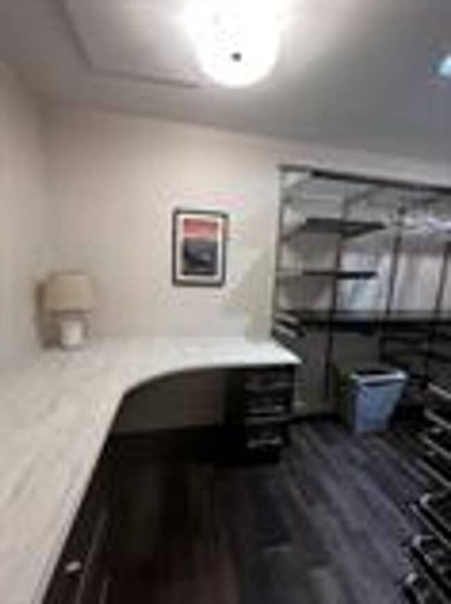 Building Photo - Beautiful Fifteenth floor Furnished one Bedroom with Views