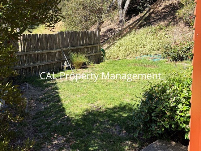 Building Photo - 25358 Markham Ln