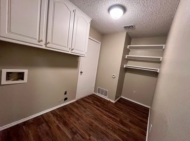 Building Photo - 5718 88th St